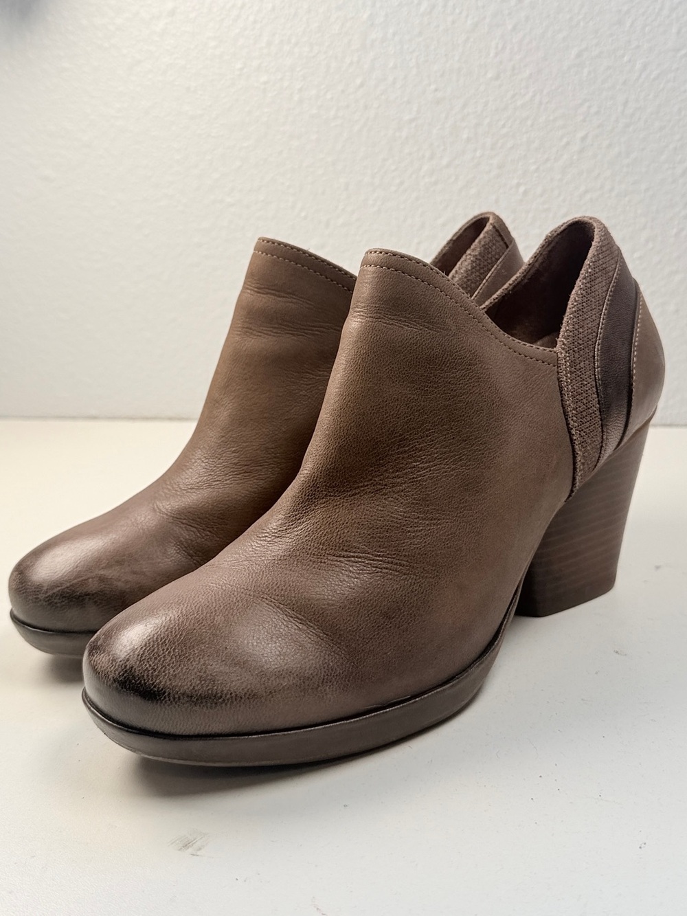 Dansko Womens Taupe Brown Leather Block Heel Ankle Booties Size 41 US 10.5 11